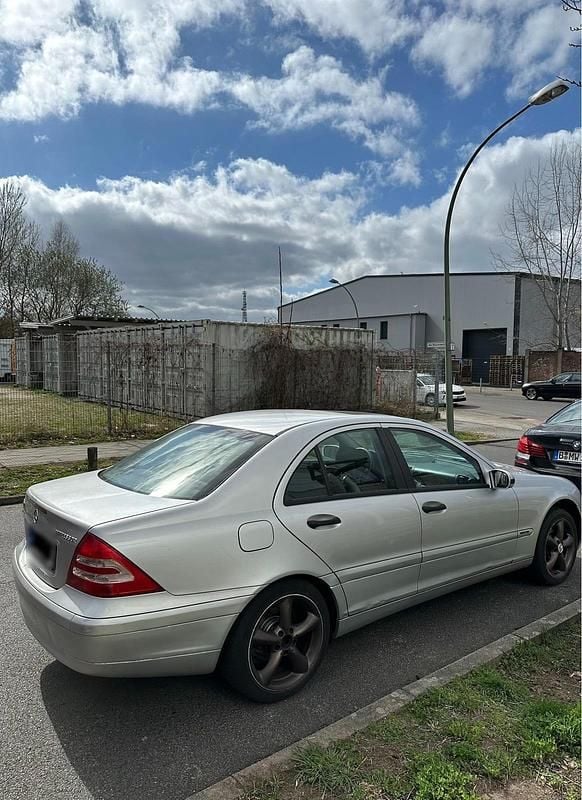 Gebraucht Mercedes C180 143 PS (105 kW) 2003 Silber Limousine
