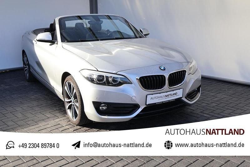Gebraucht BMW 230 Sport Line 252 PS (185 kW) 2017 Glaciersilber Cabrio