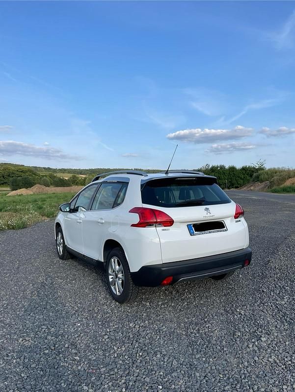 Gebraucht Peugeot 2008 Allure 110 PS (80 kW) 2016 Weiß SUV