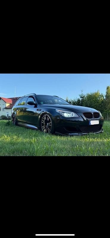 Schwarz Gebraucht 2006 BMW 535 Kombi | 10.499 € (Fairer Preis) - Bild 1/4