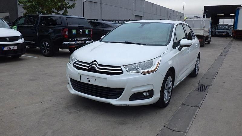 Weiß Gebraucht 2014 Citroën C4 Limousine | 4.200 € (Teuer) - Bild 1/4