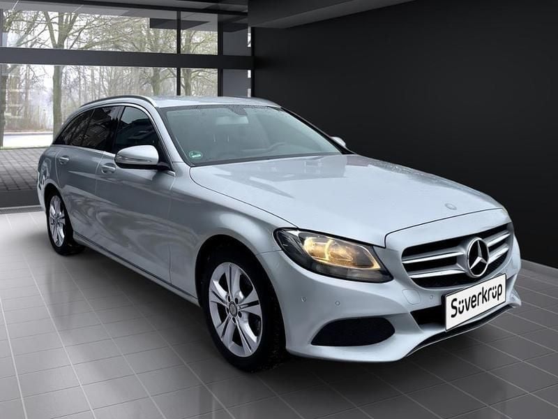 Gebraucht Mercedes C220 Avantgarde 170 PS (125 kW) 2015 Silber Limousine