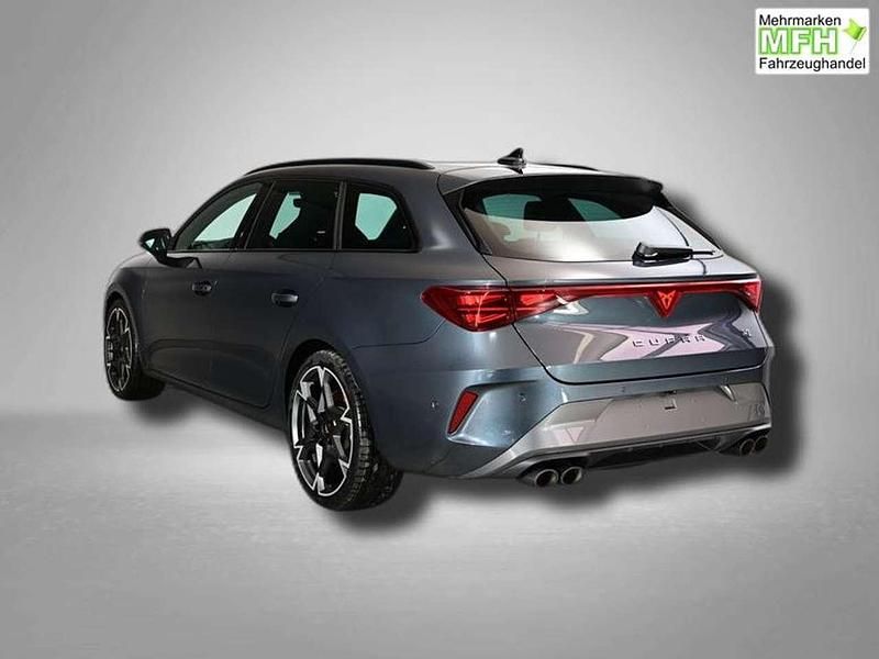 Neu Cupra Leon VZ 333 PS (244 kW) 2025 Magnetic grau metallic Kombi