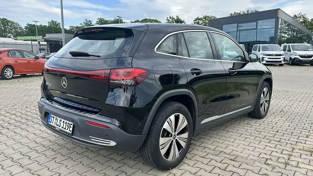 Gebraucht Mercedes EQA250 139 kW (190 PS) 2023 Schwarz SUV