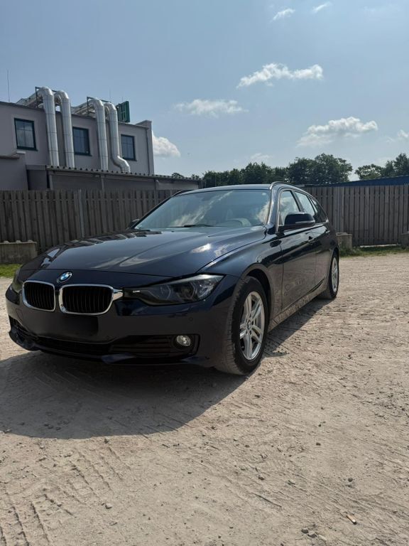 Blau Gebraucht 2014 BMW 320 Efficient Dynamics Kombi | 10.500 € (Fairer Preis) - Bild 1/4