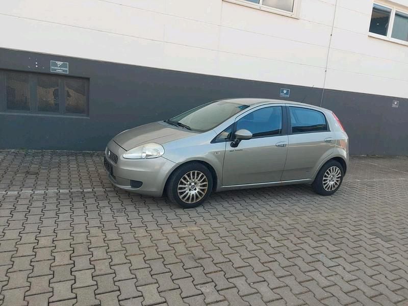 Gebraucht Fiat Punto 75 PS (55 kW) 2009 Grau Kleinwagen