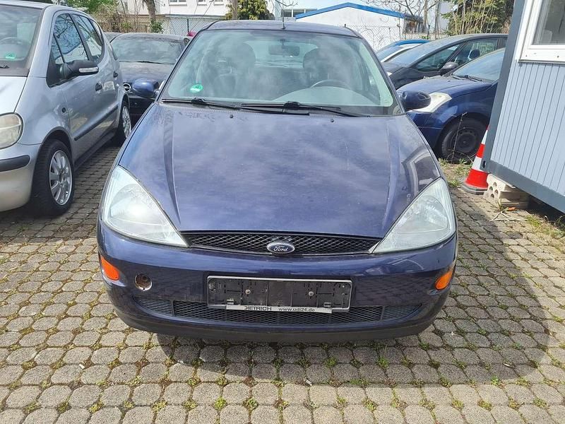 Gebraucht Ford Focus Trend 101 PS (74 kW) 2001 Blau Limousine