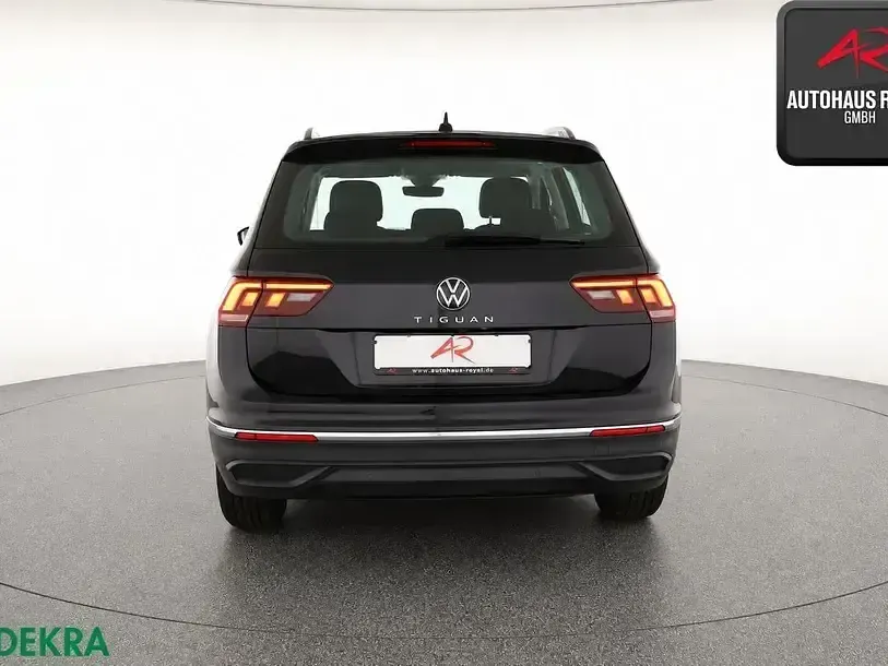 Gebraucht VW Tiguan 150 PS (110 kW) 2021 Schwarz (metallic) SUV