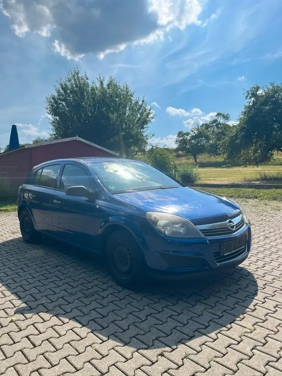 Gebraucht Opel Astra 115 PS (84 kW) 2009 Blau Kleinwagen