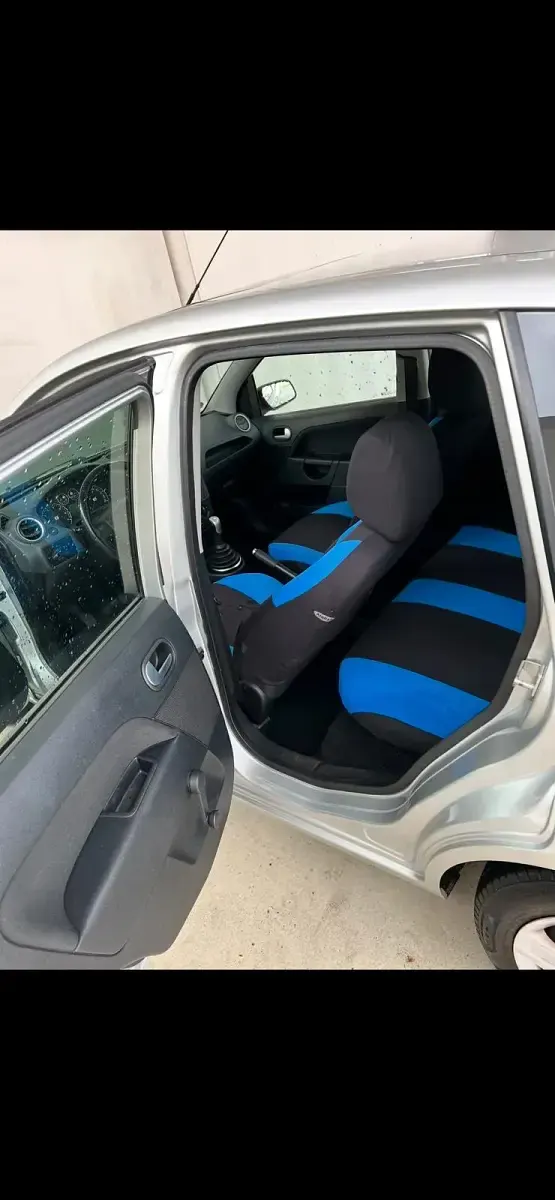 Gebraucht Ford Fiesta 70 PS (51 kW) 2005 Silber Kleinwagen