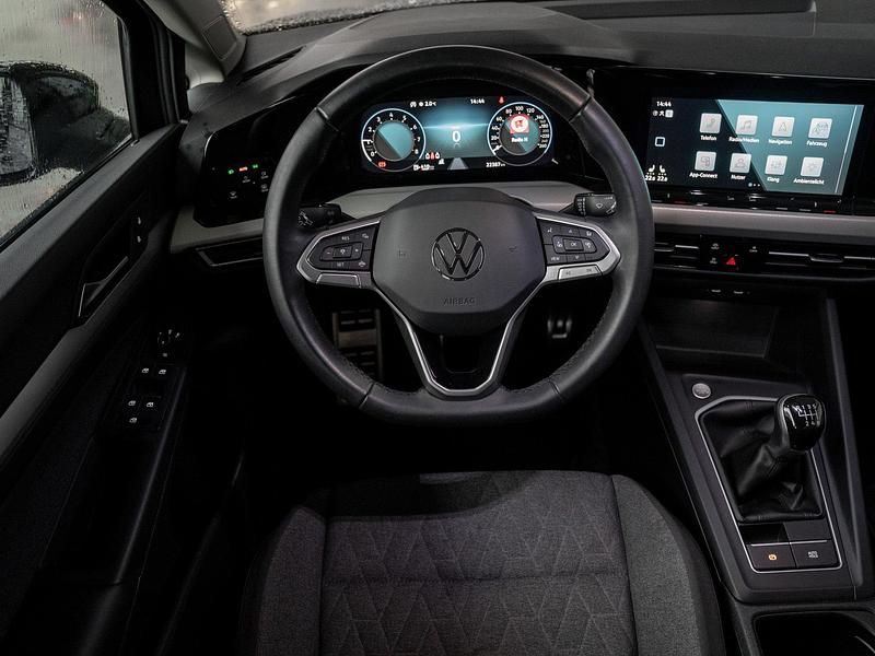 Gebraucht VW Golf VIII Move 110 PS (80 kW) 2024 Grau Limousine