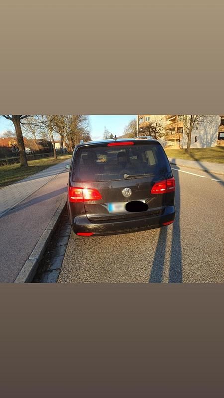 Gebraucht VW Touran 140 PS (102 kW) 2012 Schwarz Van / Kleinbus