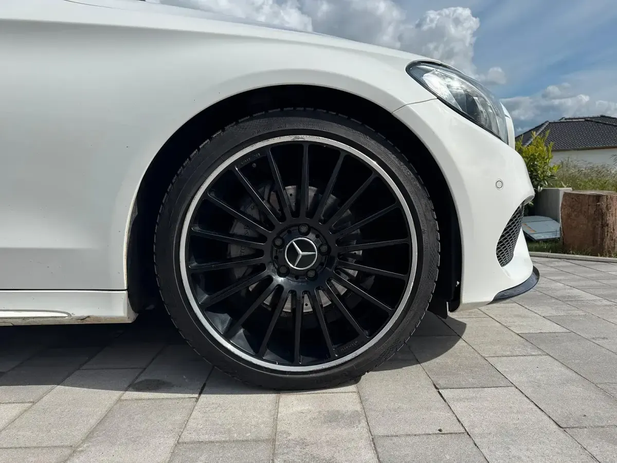 Gebraucht Mercedes C200 AMG line Plus 2016 Weiß Limousine