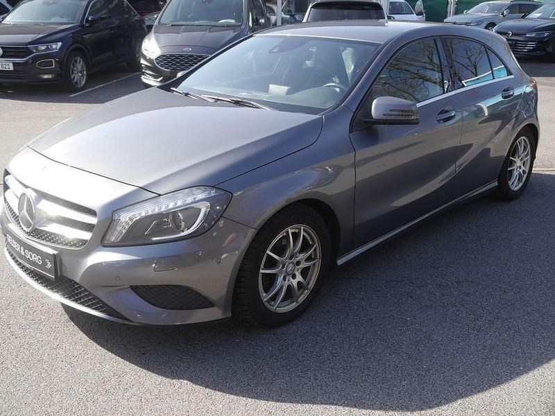 Gebraucht Mercedes A200 156 PS (114 kW) 2013 Grau Limousine