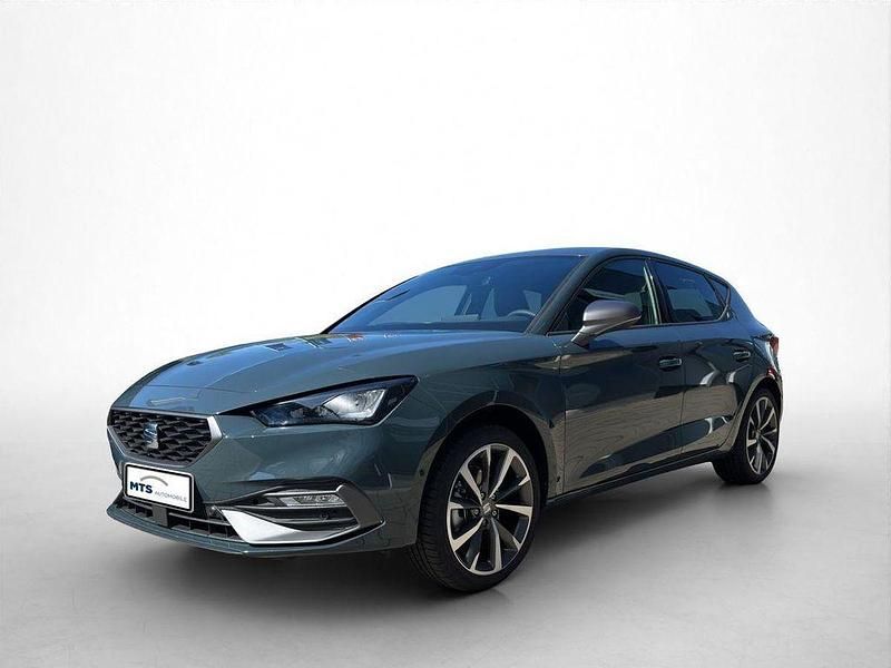 Blau Neu 2025 Seat Leon Business SUV | 34.650 € (Etwas zu teuer) - Bild 1/4
