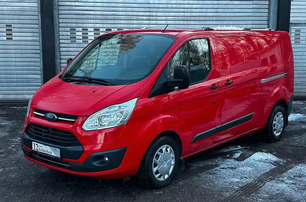 Second-hand Ford Transit Custom Trend 131 CP (96 kW) 2017 Roșu Monovolum