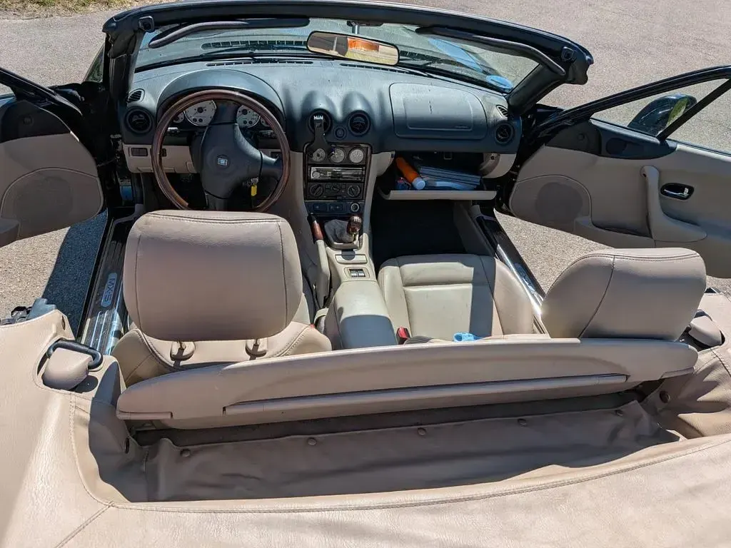 Gebraucht Mazda MX5 140 PS (102 kW) 2000 Schwarz Cabrio