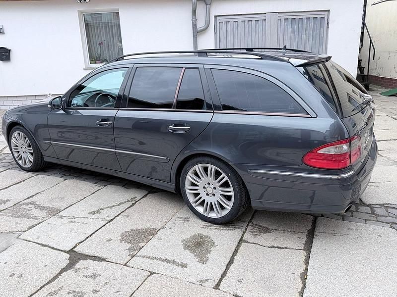 Gebraucht Mercedes E320 Avantgarde 224 PS (164 kW) 2008 Grau Kombi