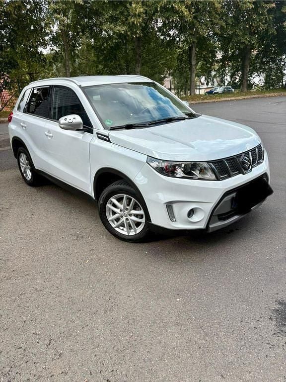 Weiß Gebraucht 2016 Suzuki Vitara SUV | 12.500 € (Fairer Preis) - Bild 1/4