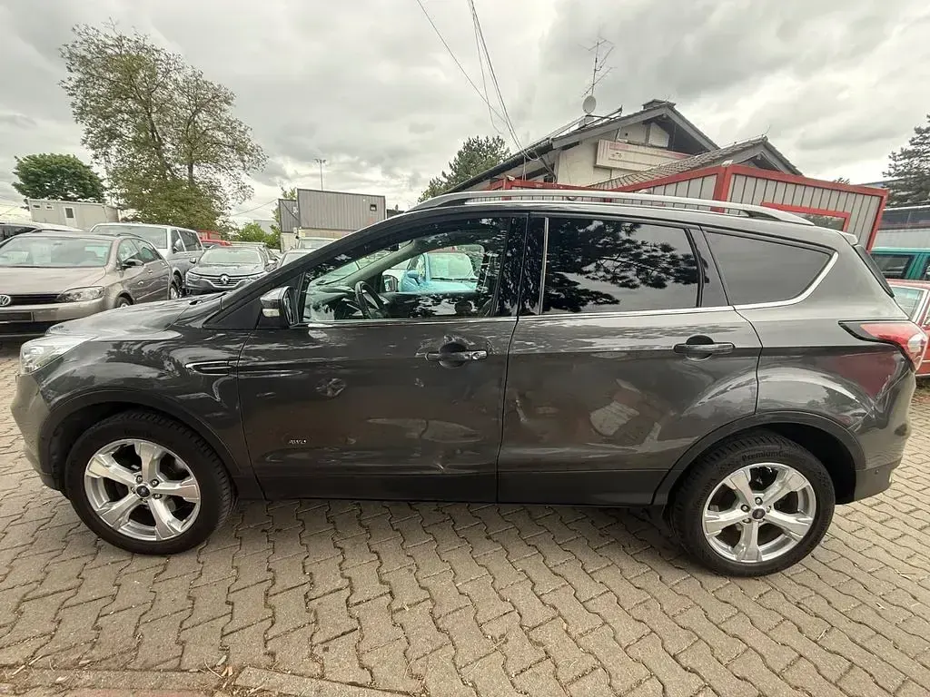 Używany Ford Kuga Titanium 179 KM (131 kW) 2017 Szary SUV