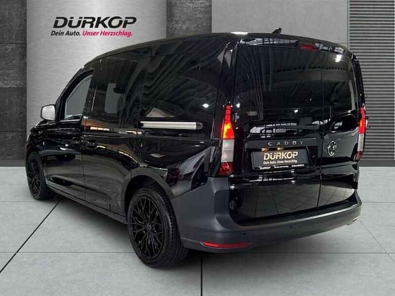 Gebraucht VW Caddy Basis 122 PS (89 kW) 2022 Schwarz Van / Kleinbus