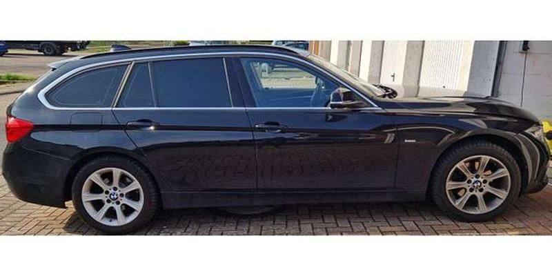 Gebraucht BMW 320 Luxury Line 190 PS (139 kW) 2018 Schwarz Kombi