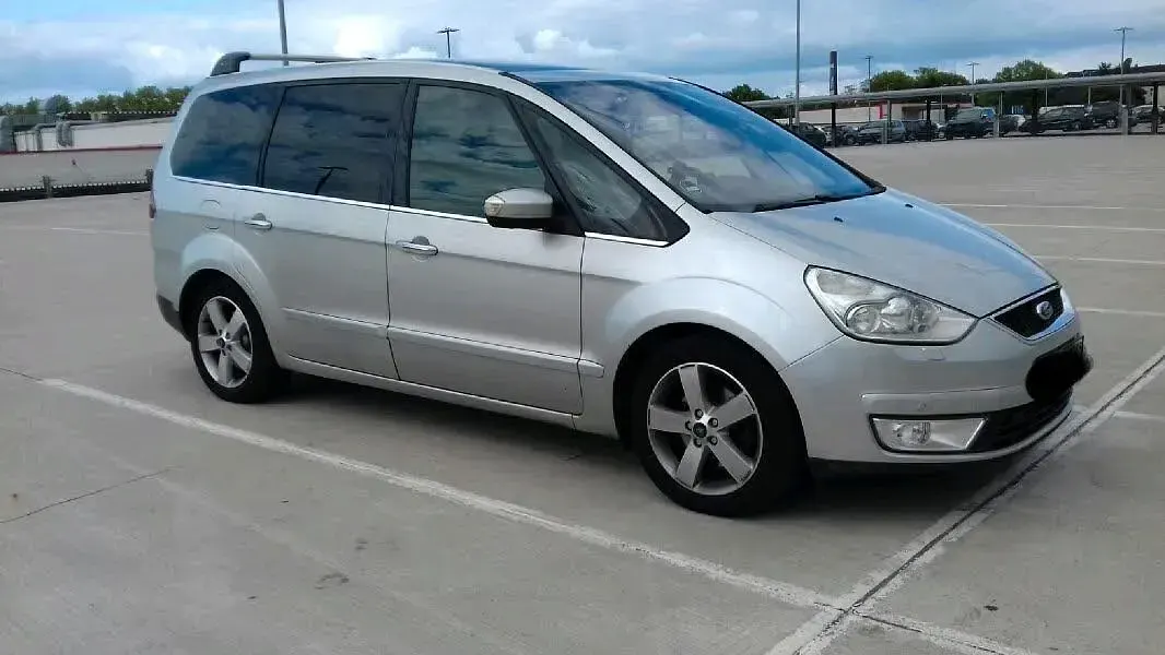 Usata Ford Galaxy 140 CV (102 kW) 2008 Argento Monovolume