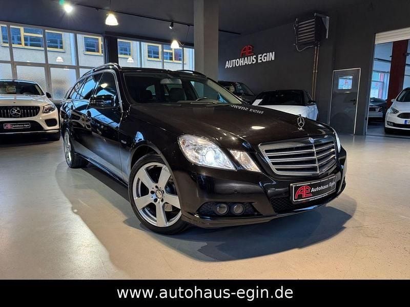 Schwarz Gebraucht 2010 Mercedes E200 Kombi | 9.900 € (Guter Preis) - Bild 1/4