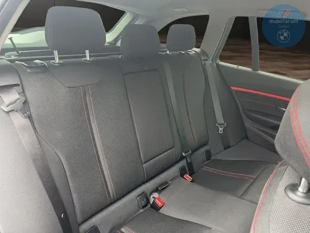 Gebraucht BMW 330 Sport Line 252 PS (185 kW) 2018 Schwarz Kombi