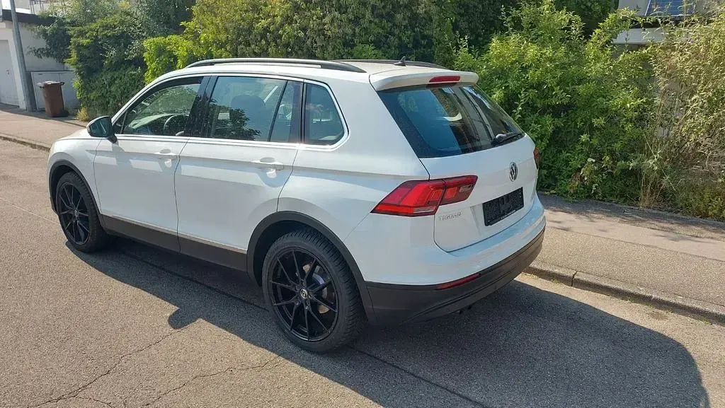 Gebraucht VW Tiguan Comfortline 125 PS (91 kW) 2017 Weiß SUV