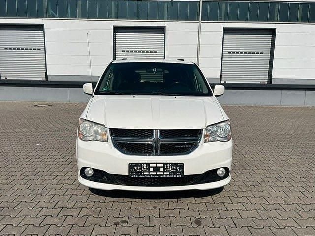 Gebraucht Dodge Grand Caravan 287 PS (211 kW) 2011 Weiß Van / Kleinbus