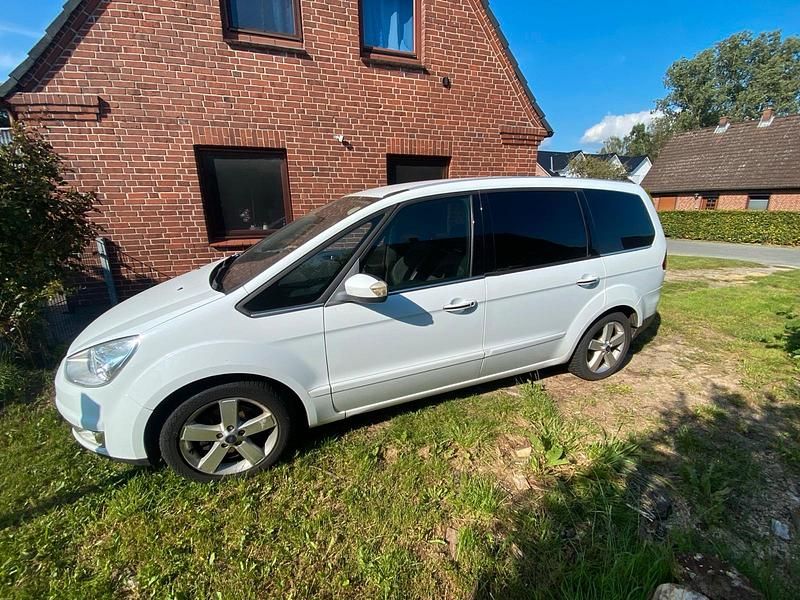 Weiß Gebraucht 2009 Ford Galaxy Van / Kleinbus | 4.990 € (Fairer Preis) - Bild 1/4