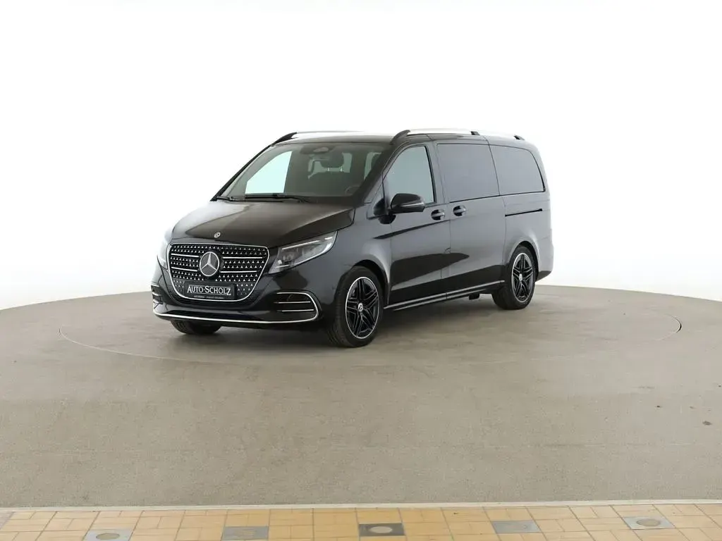 Gebraucht Mercedes V220 Style 163 PS (119 kW) 2025 Schwarz Van / Kleinbus