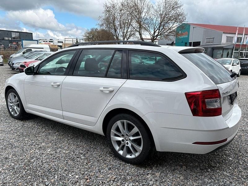 Gebraucht Skoda Octavia Style 150 PS (110 kW) 2017 Weiß Kombi