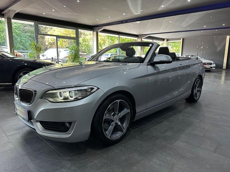 Silber Gebraucht 2016 BMW 220 Advantage Cabrio | 16.690 € (Fairer Preis) - Bild 1/4