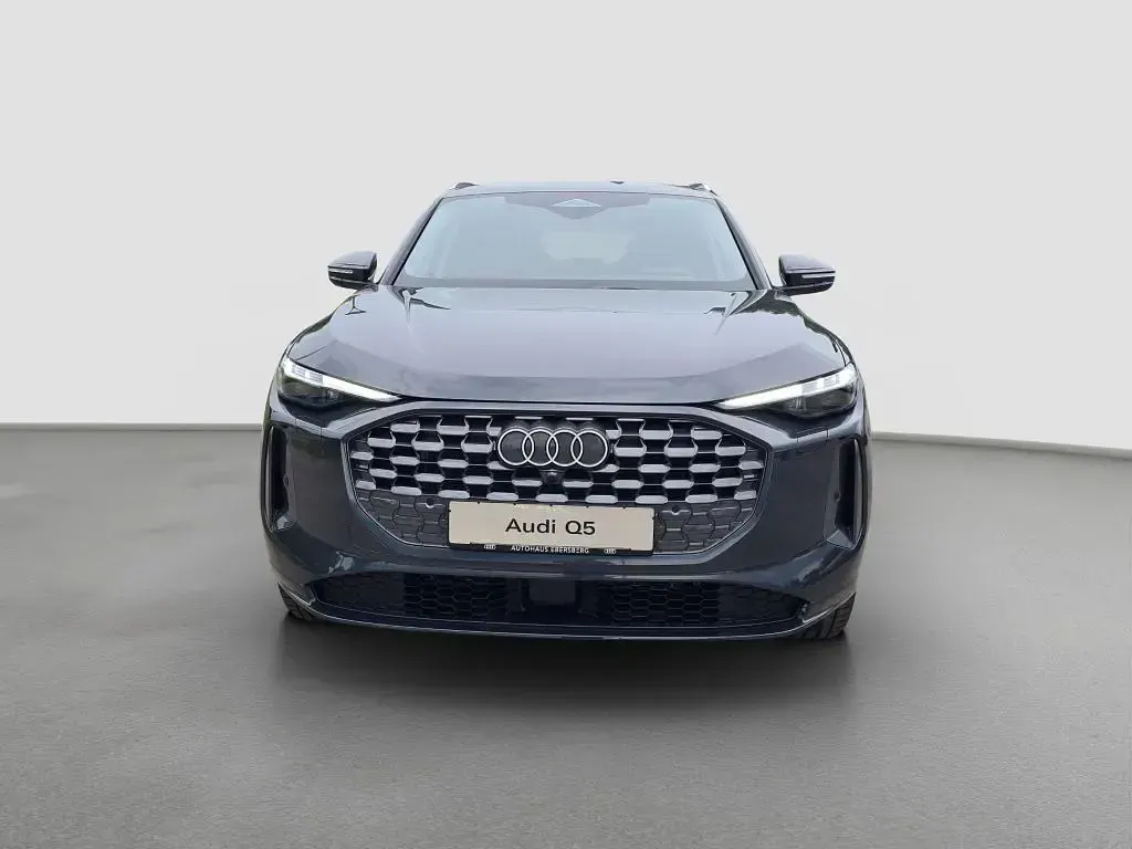 Neu Audi Q5 Sport 204 PS (150 kW) 2025 Grau SUV