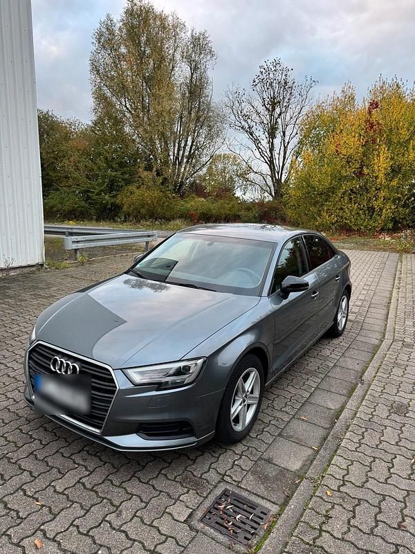 Grau Gebraucht 2017 Audi A3 Limousine | 16.500 € (Superpreis) - Bild 1/4