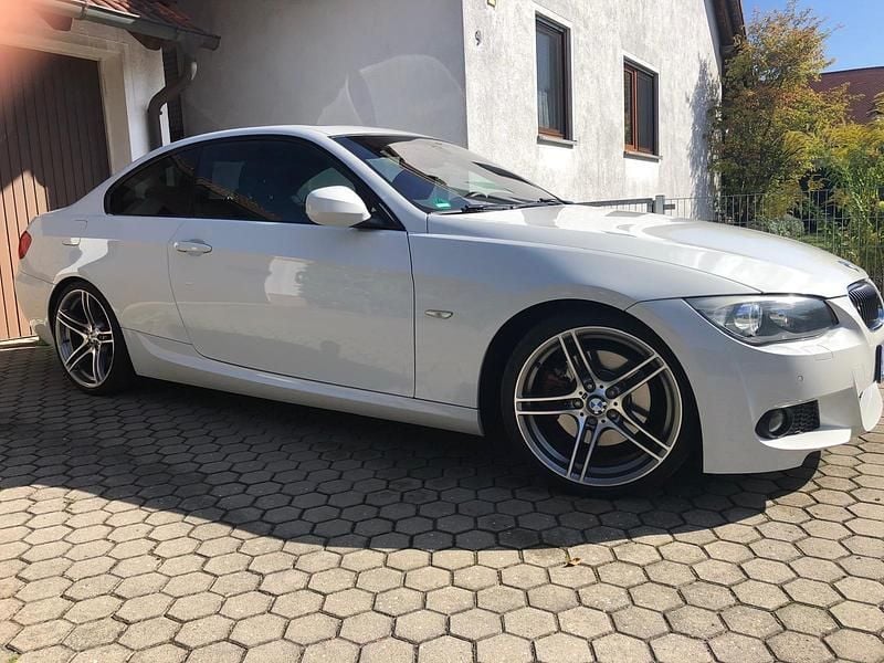 Gebraucht BMW 330 Performance 272 PS (200 kW) 2011 Weiß Coupé