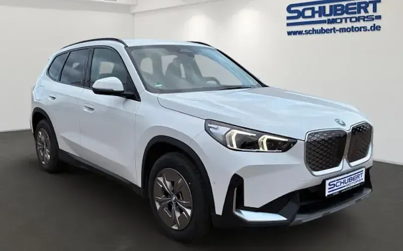 Begagnad BMW iX1 Performance 150 kW (204 HK) 2025 Vit SUV