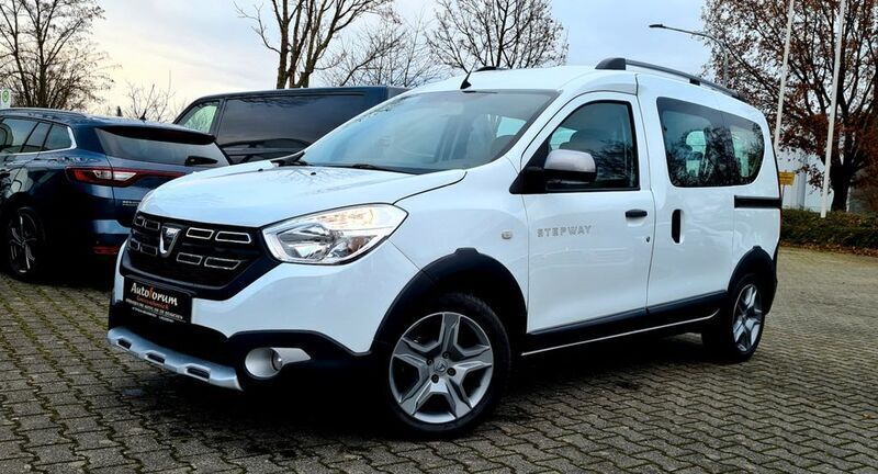 Gletscherweiss Gebraucht 2020 Dacia Dokker Stepway Van | 13.500 € (Fairer Preis) - Bild 1/4