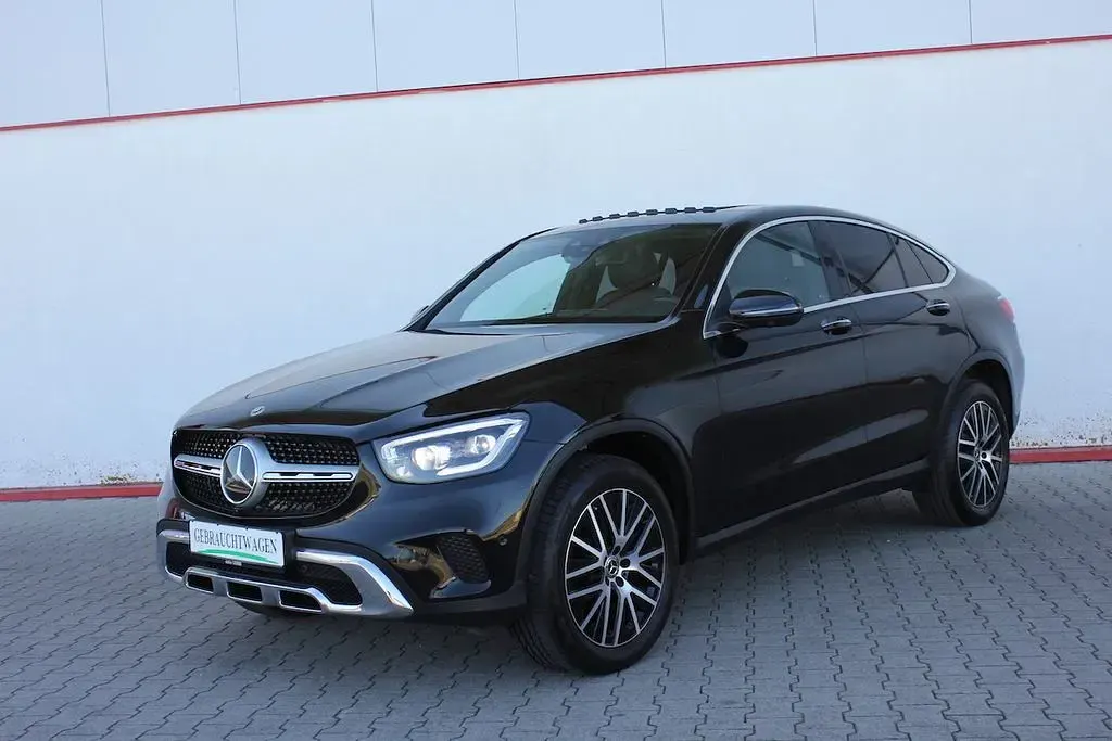 Gebraucht Mercedes GLC300de 306 PS (225 kW) 2022 197u obsidianschwarz metallic Coupé