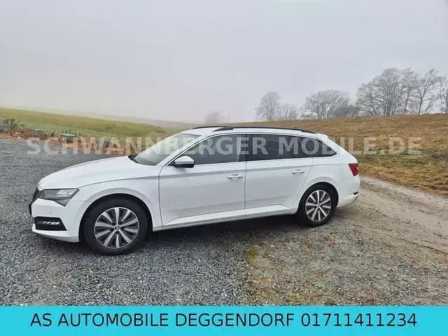 Gebraucht Skoda Superb Ambition 150 PS (110 kW) 2022 Weiß Kombi