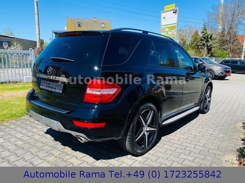 Gebraucht Mercedes ML350 231 PS (169 kW) 2010 Schwarz SUV