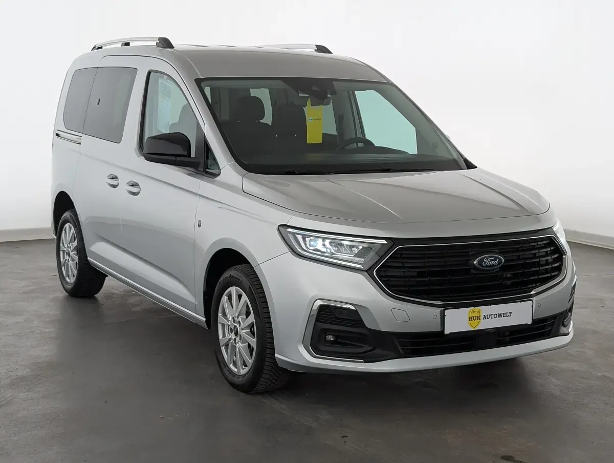 Gebraucht Ford Tourneo Connect Titanium 122 PS (89 kW) 2023 Silber Van / Kleinbus