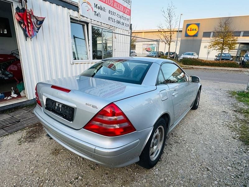 Gebraucht Mercedes SLK200 163 PS (119 kW) 2002 Silber Cabrio