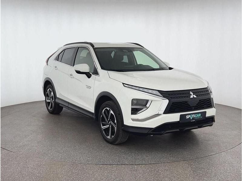 Gebraucht Mitsubishi Eclipse Cross Basis 188 PS (138 kW) 2022 Weiß SUV