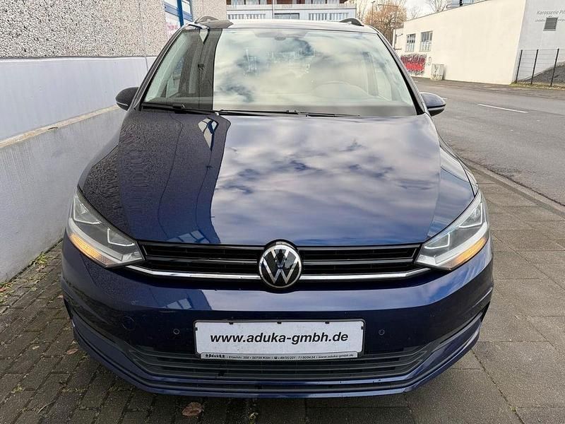 Gebraucht VW Touran Trendline 122 PS (89 kW) 2021 Blau Van / Kleinbus