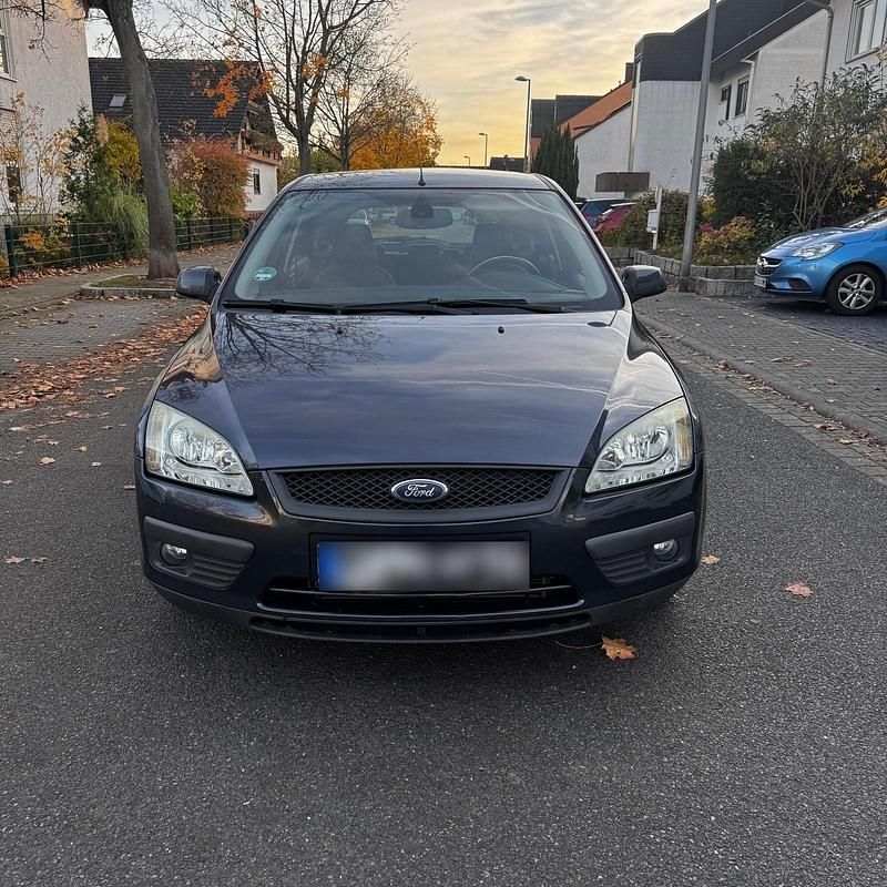 Gebraucht Ford Focus 100 PS (73 kW) 2006 Grau Kleinwagen