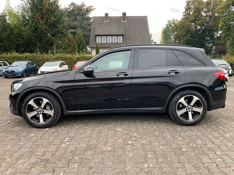 Gebraucht Mercedes GLC220 Night 170 PS (125 kW) 2018 Schwarz/baltic black SUV