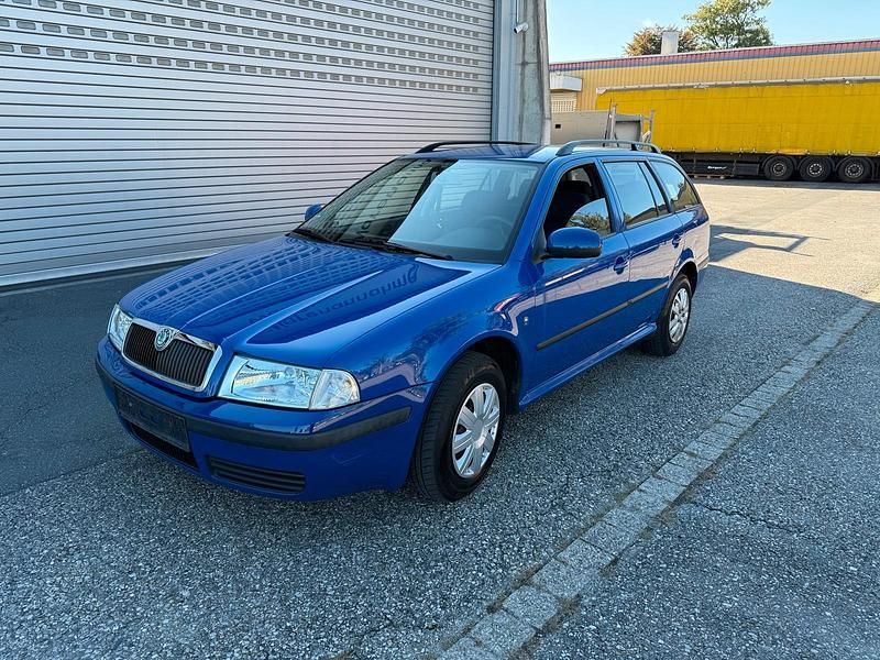 Blau Gebraucht 2009 Skoda Octavia Kombi | 2.990 € (Superpreis) - Bild 1/4